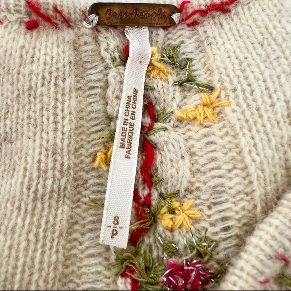 Free people wool blend embroidered floral sweater Small - Picture 10 of 13